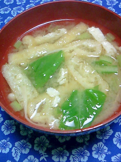 小松菜、えのき、油揚げの味噌汁