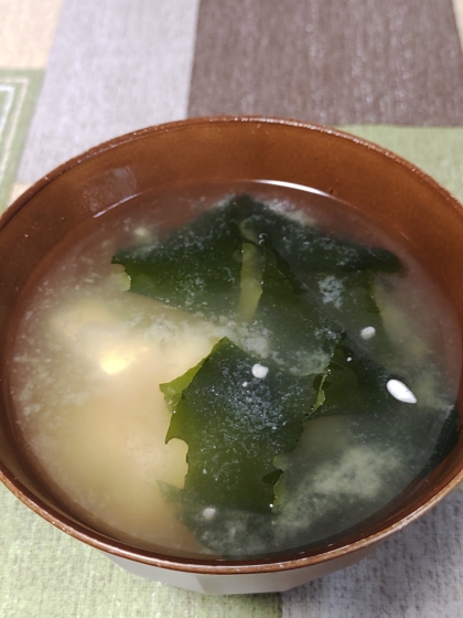 えのきとわかめの味噌汁（昆布だし・塩麹入り）