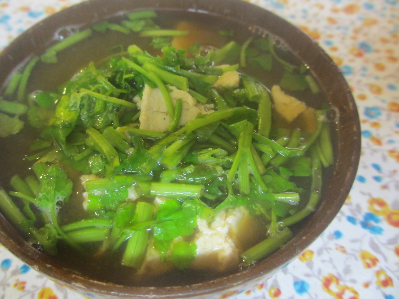 シジミだしで豆腐とせりの味噌汁