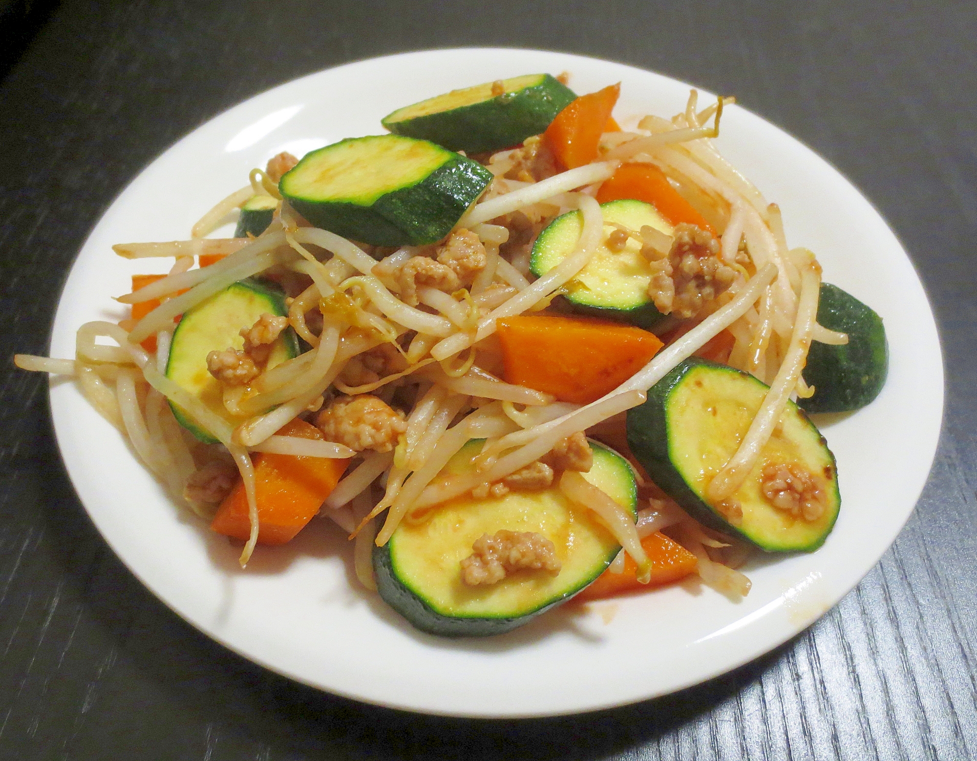 ズッキーニと鶏ひき肉のケチャップ炒め