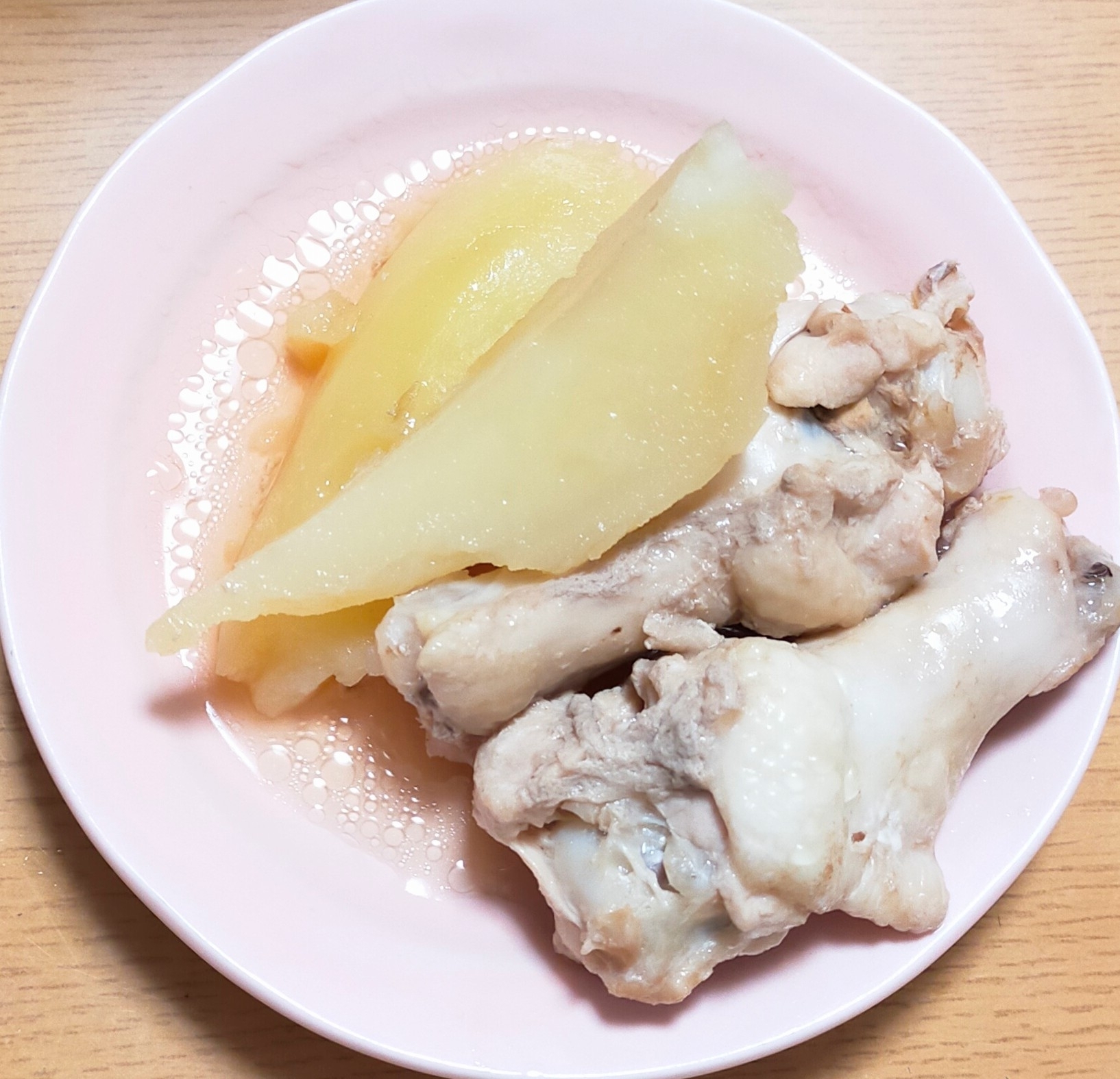 鶏の手羽元とじゃがいもの煮物