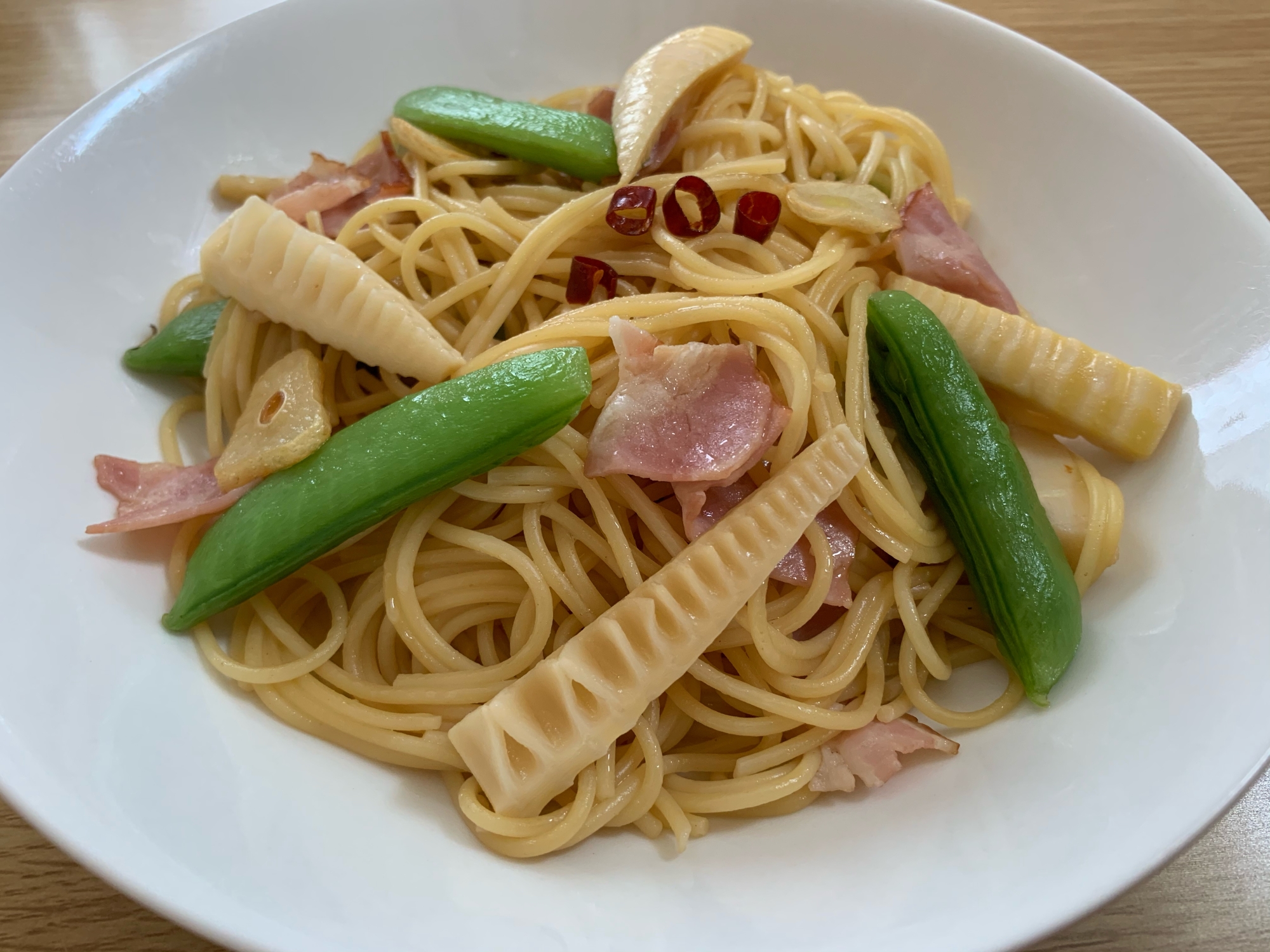 たけのことスナップえんどうのパスタ