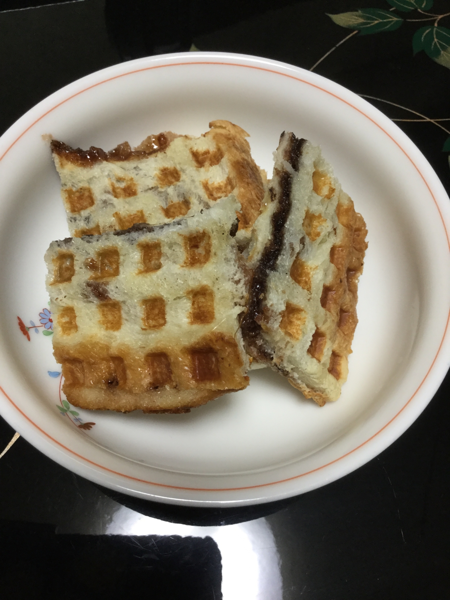 食パンでマシュマロのワッフル