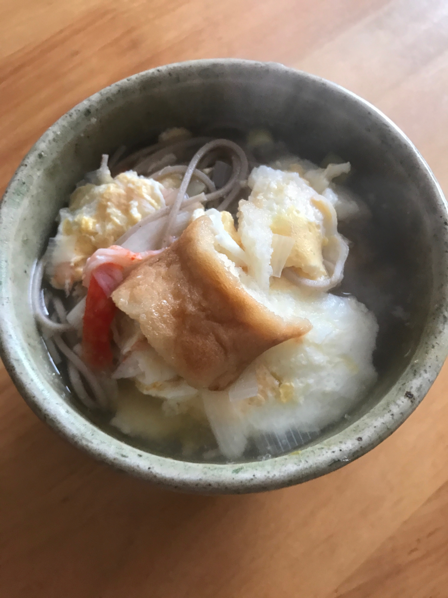 油麩とカニカマ卵のあったかお蕎麦