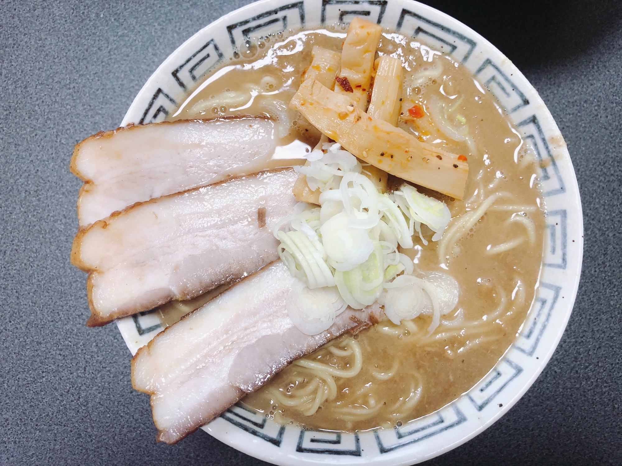 本格☆濃厚こってりとんこつラーメン