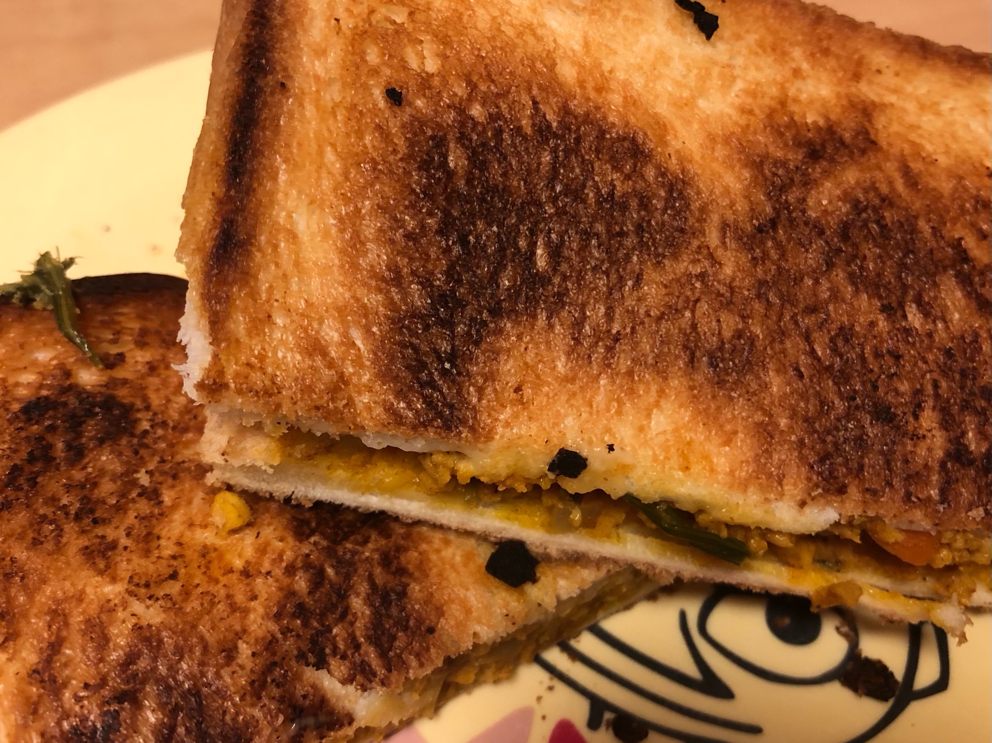 キーマカレーホットサンド