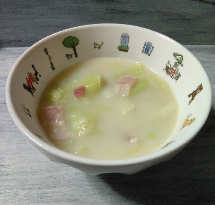 ベーコンとキャベツの味噌ミルクスープ