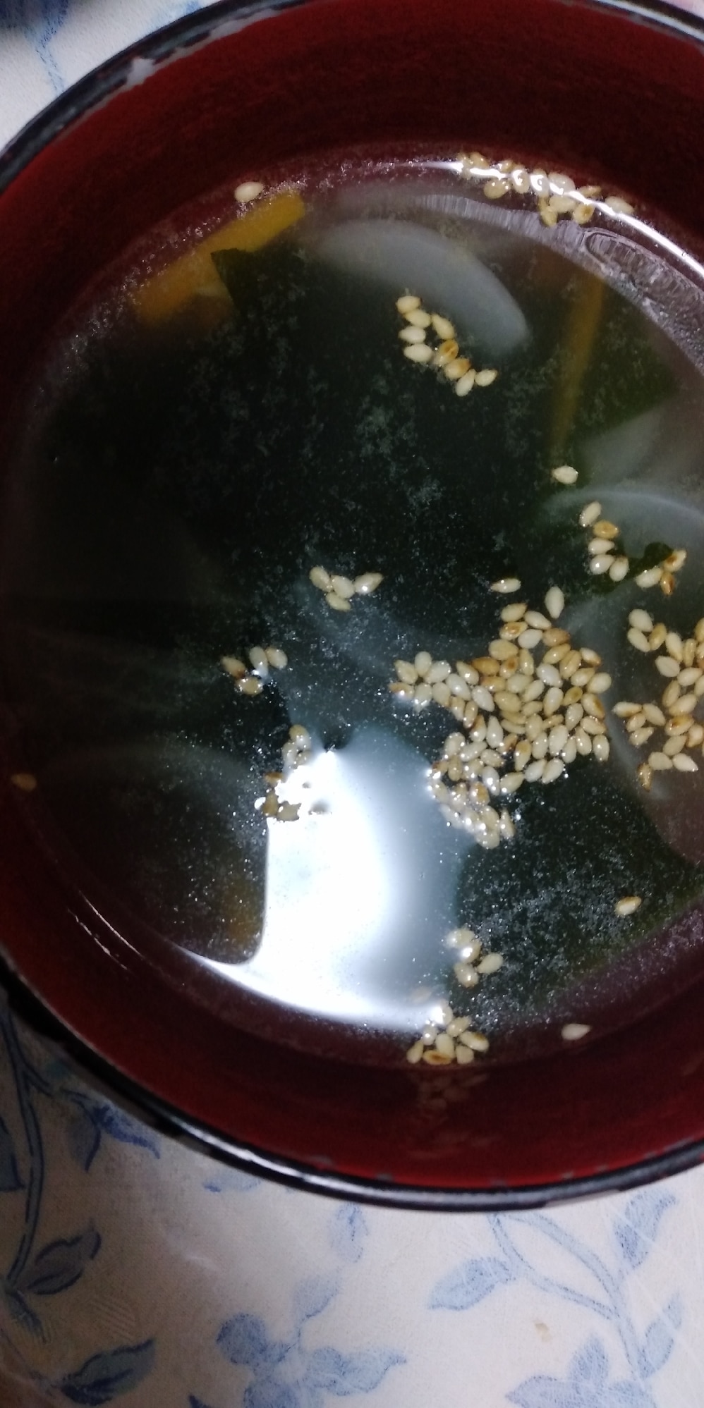  いりごま、紫玉ねぎ、にんじん入りの、ワカメスープ♬ レシピ・作り方 by まーまーまーさん - 楽天レシピ Bildidee 
