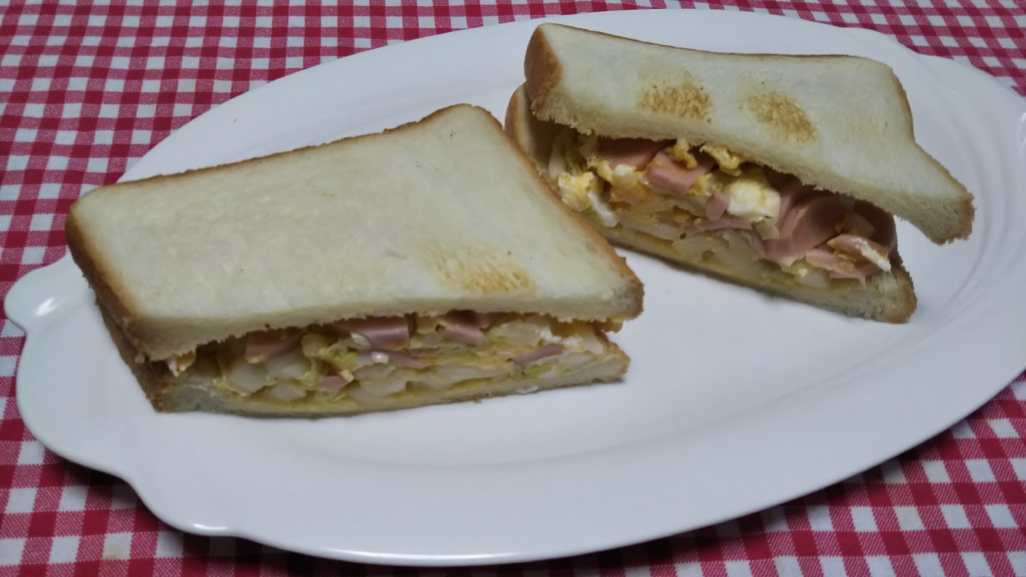 ギョニソと白菜と卵炒めのサンドイッチ☆