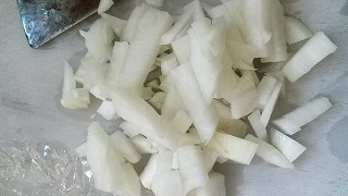 玉ねぎのお花の切り方レシピで～サラダ用の玉葱ちゃんをきってみました(*^-^*)新玉そのまま食べられるから甘くて大好きです♡