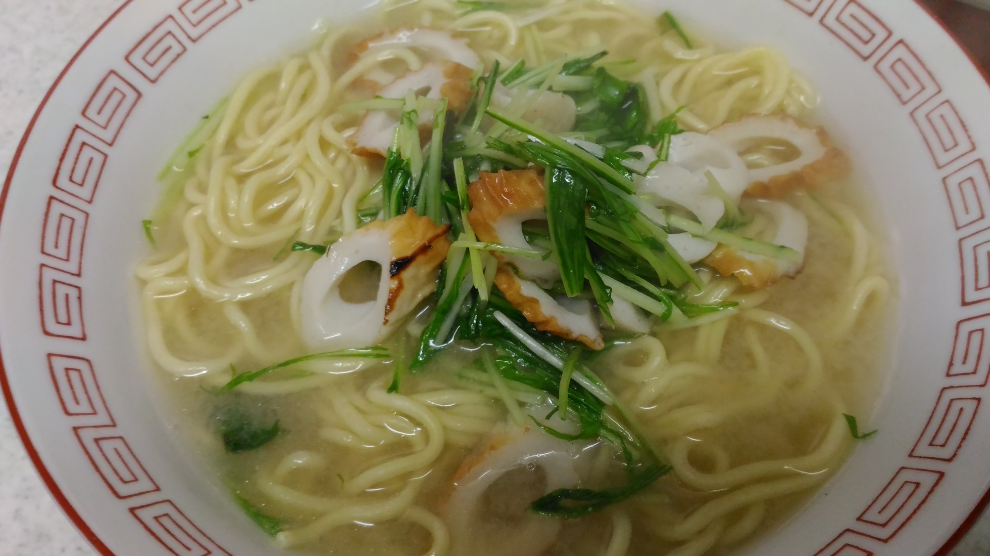 水菜と竹輪の味噌ラーメン