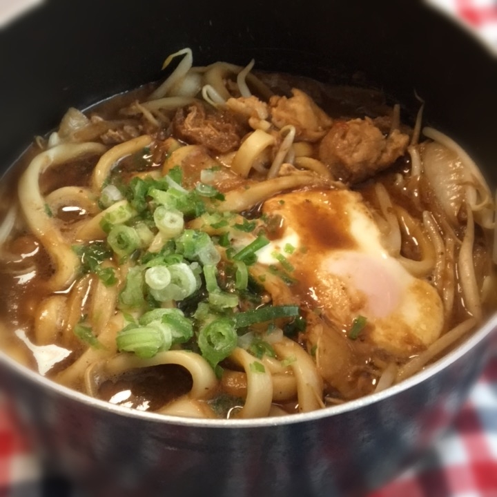 牛すじの味噌煮で味噌煮込みうどん