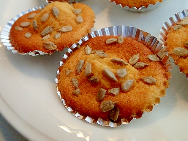 ひまわり種のミニカップケーキ レシピ 作り方 By ぷ みぃまま 楽天レシピ