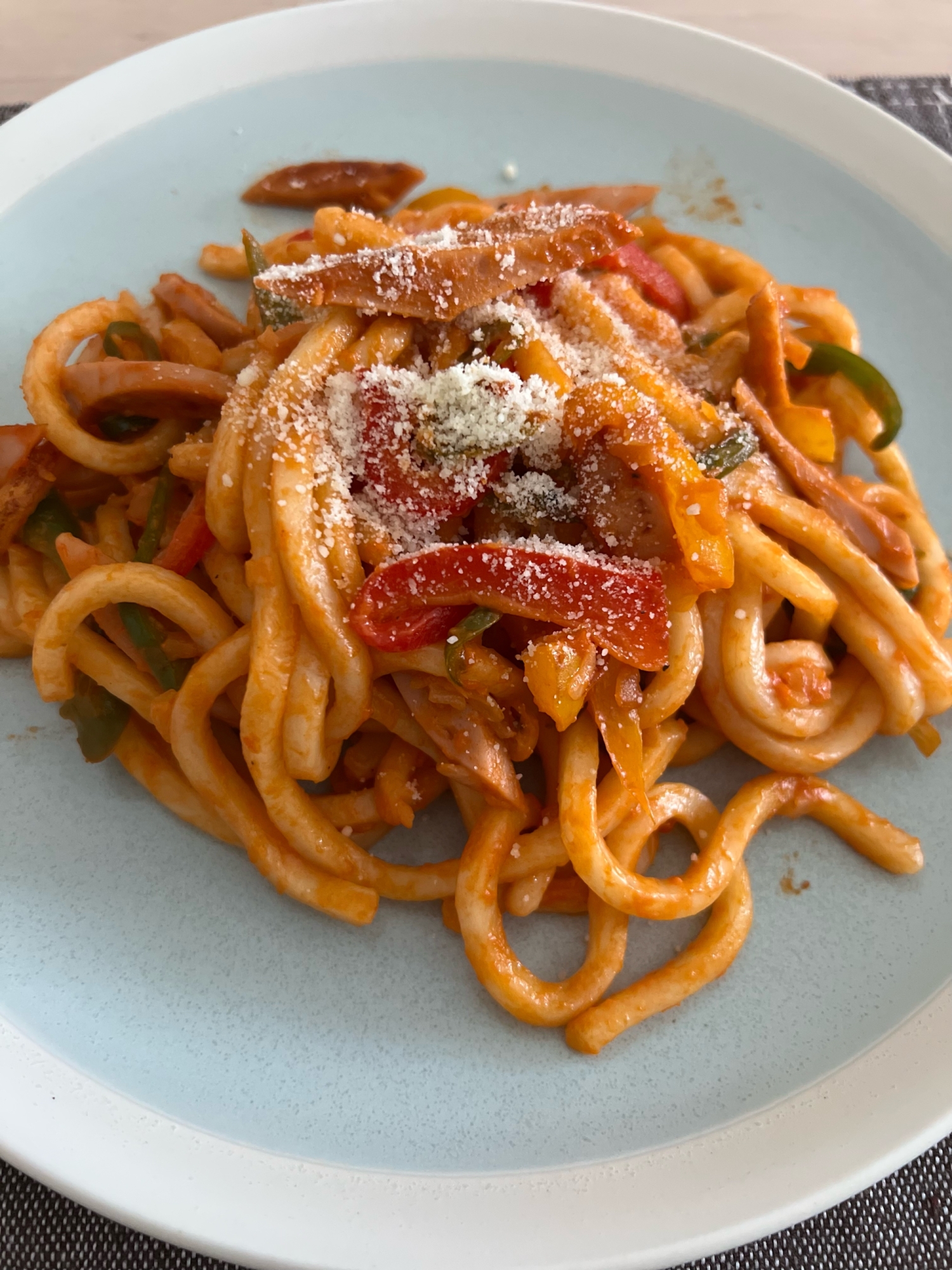 もちもちでやみつき♪うどんナポリタン