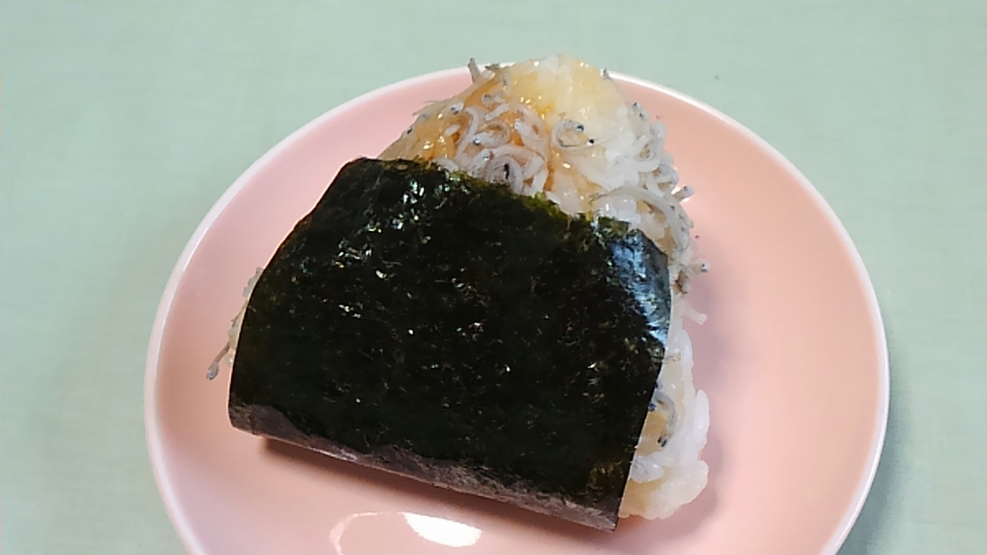 昆布の佃煮入り　ちりめんじゃこのおにぎり＊