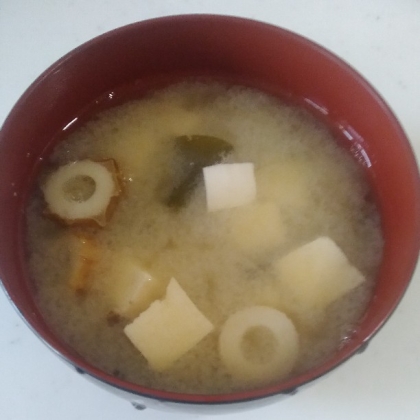 絹ごし豆腐と生わかめのお味噌汁✧˖°