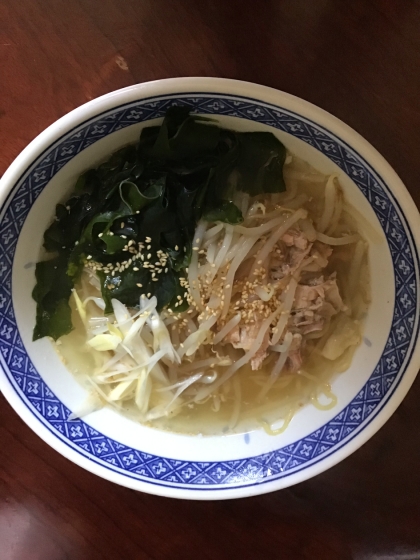 生姜入り！わかめの塩ラーメン