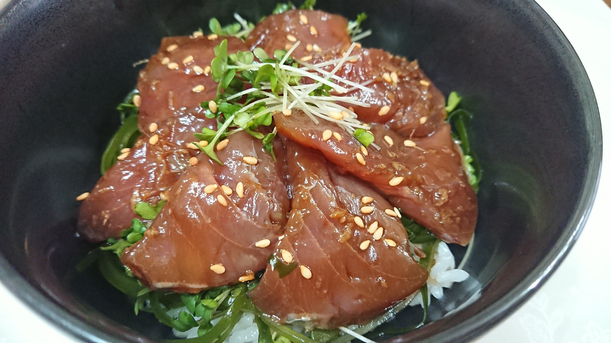 残ったお刺身で簡単ランチ♪カツオの漬け丼