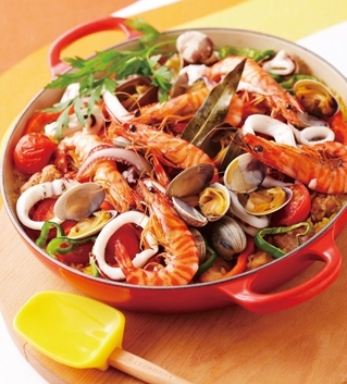 ル クルーゼ公式 魚介のパエリア レシピ 作り方 By ル クルーゼ公式ショップ 楽天レシピ