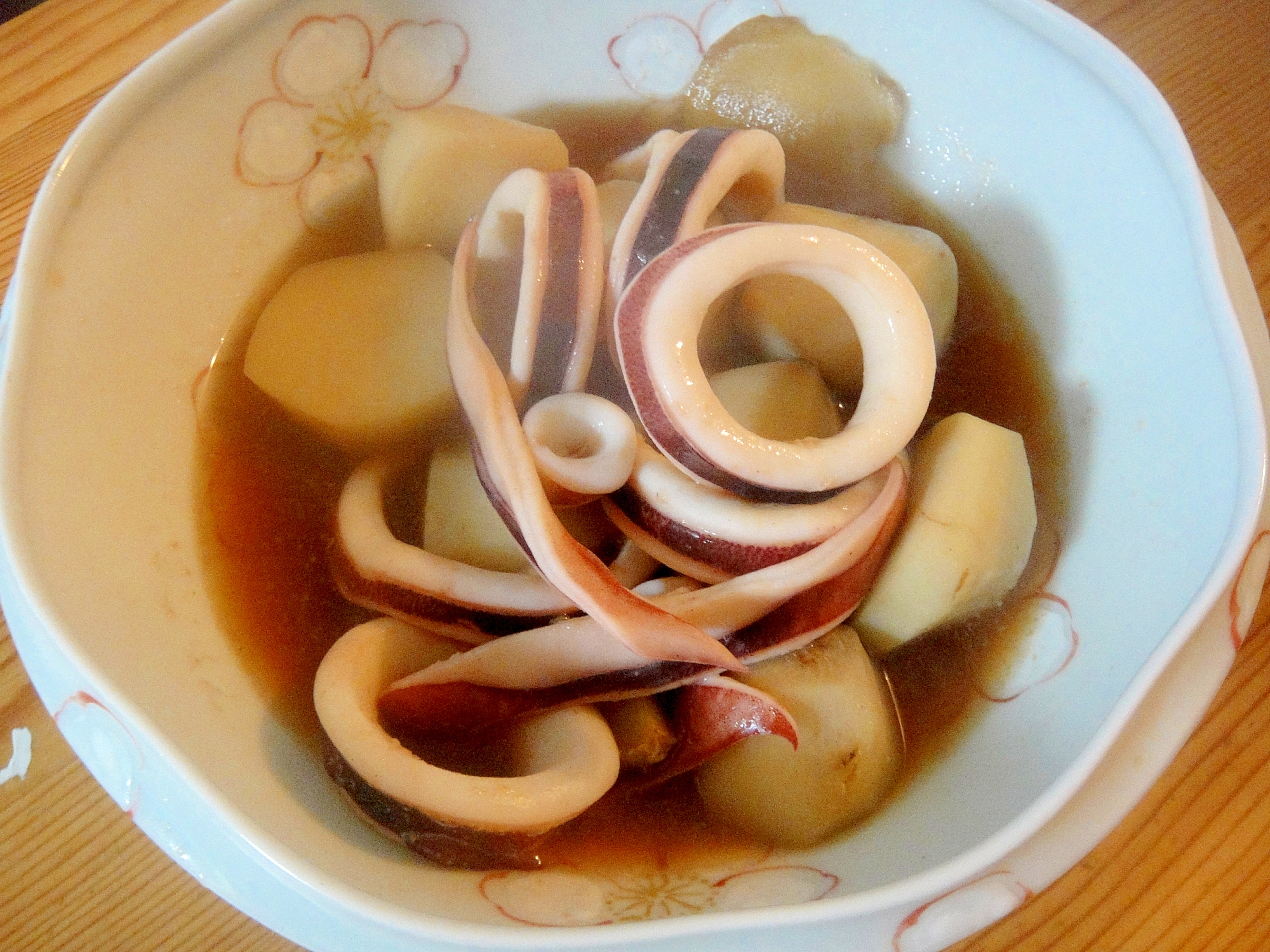 イカやわらか☆里芋とイカの煮物☆日本の味