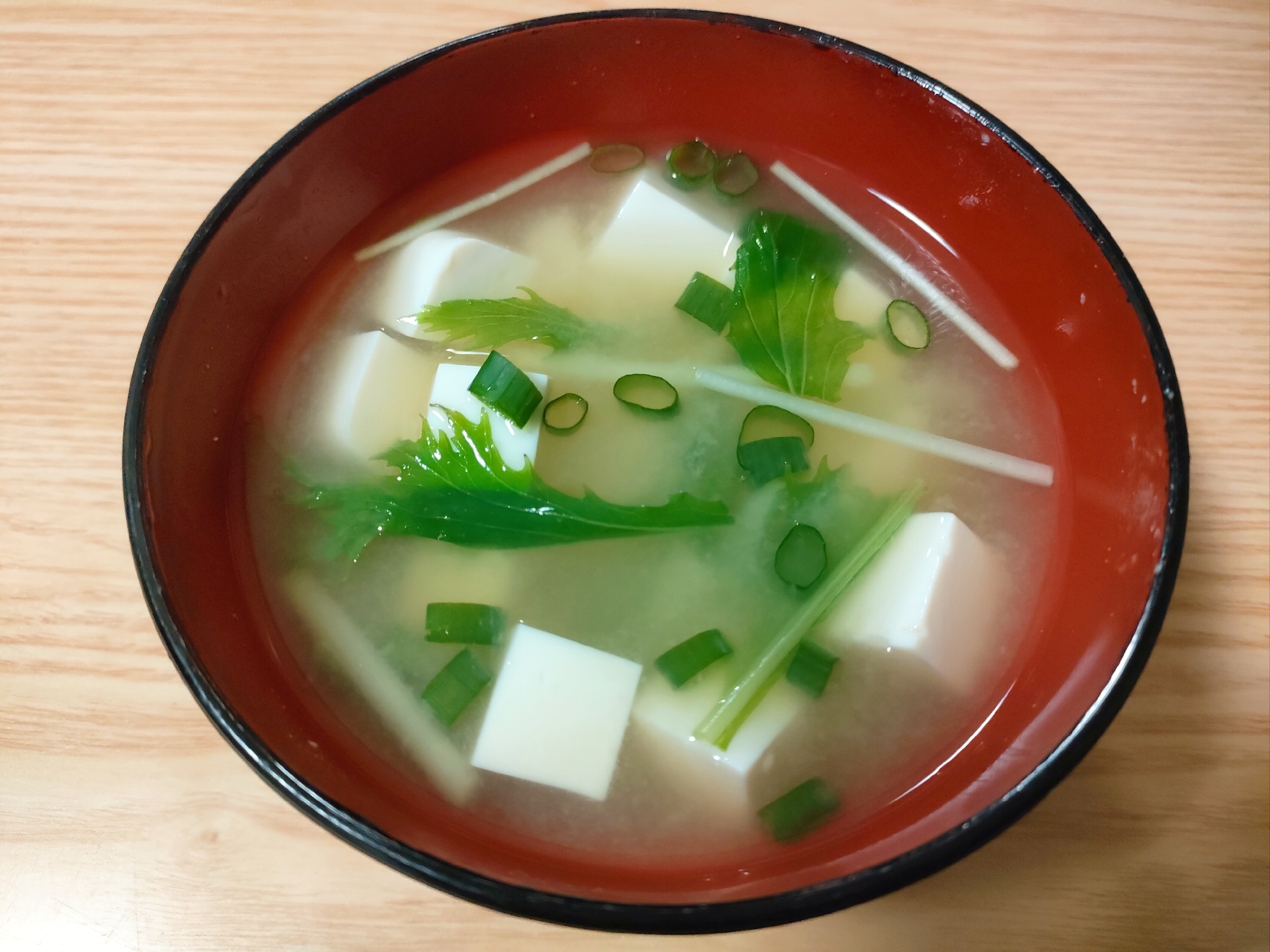 豆腐と水菜と小ねぎの味噌汁