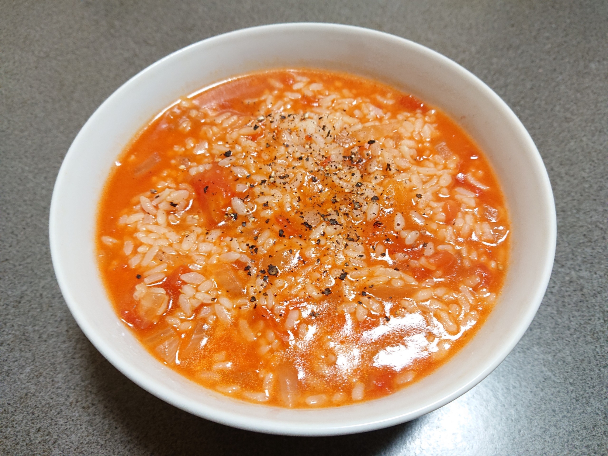 簡単☆シンプルなトマト雑炊