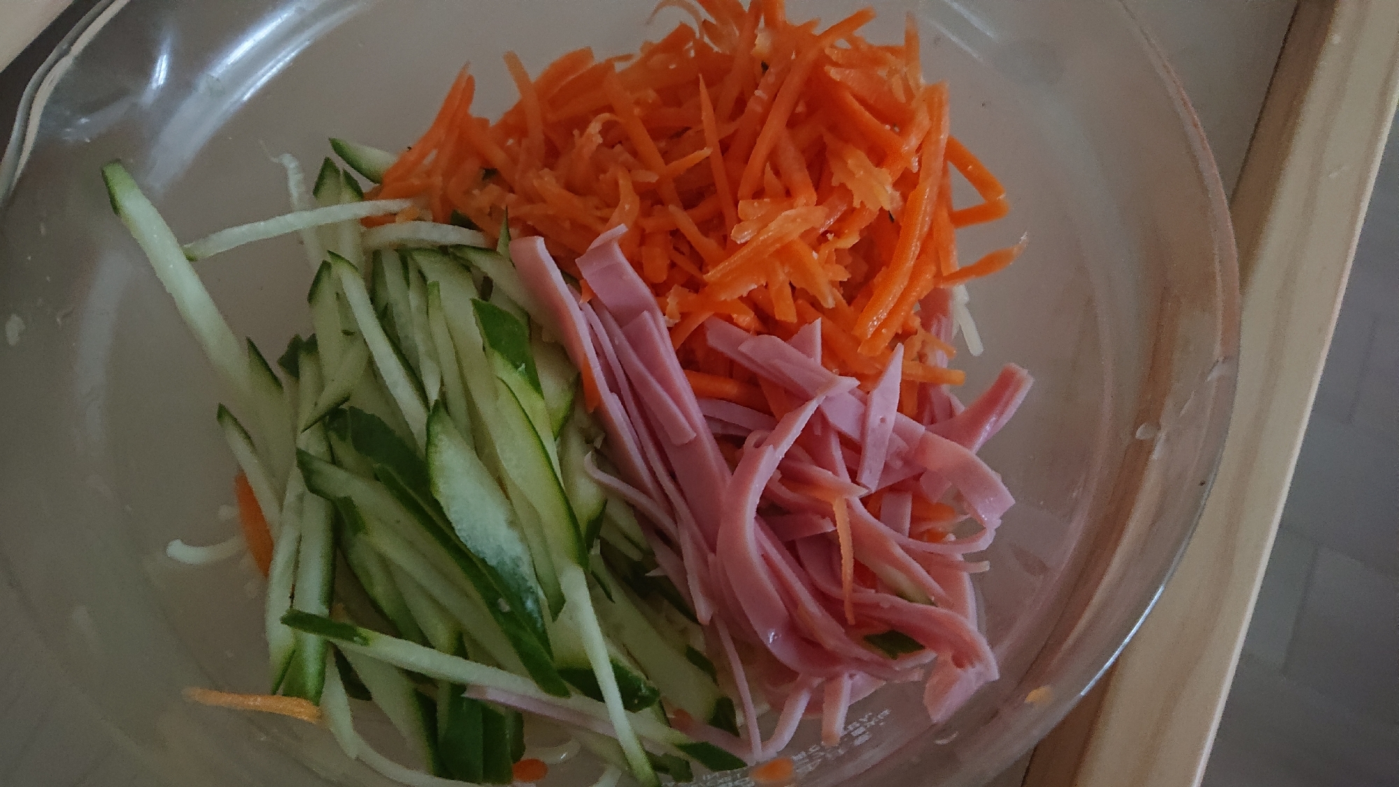 かんたん彩り野菜の中華風サラダ