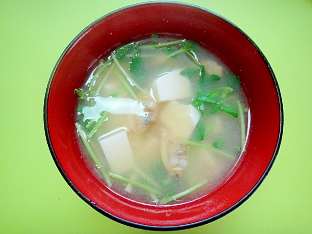 豆腐とあさり豆苗の味噌汁