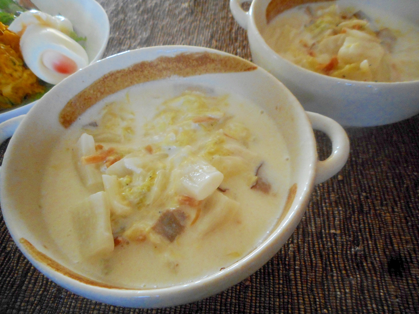 白菜、ベーコン、ホタテのミルクスープ