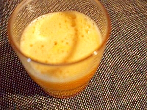 セロリ＆黒酢入り　オレンジジュース♪