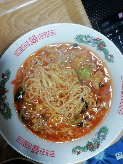 袋ラーメンで作るトマトと卵の酸辣湯麺