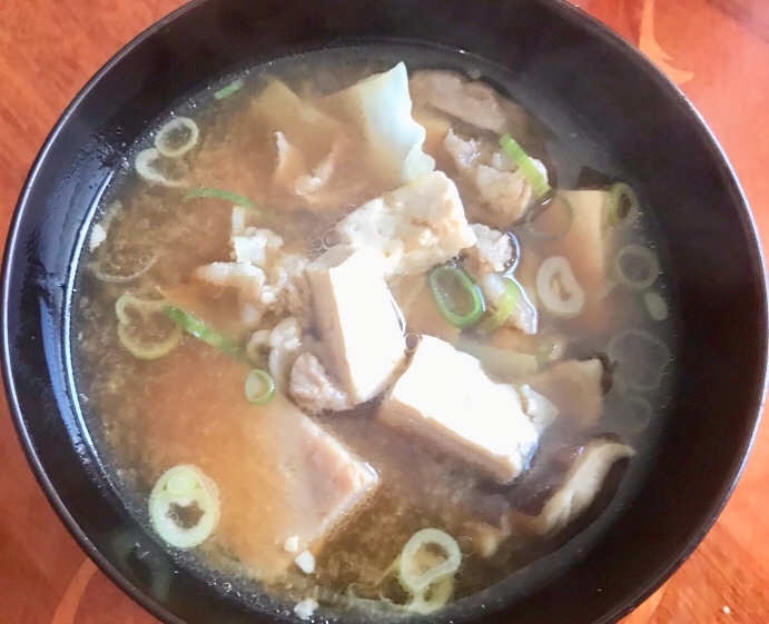沖縄味噌汁！島豆腐、ぶた肉