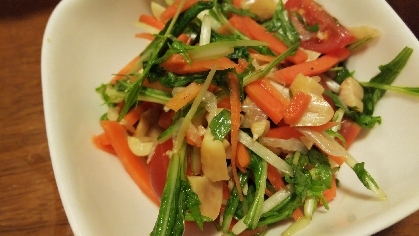 エビ風味がおいしい水菜のタイ風サラダ