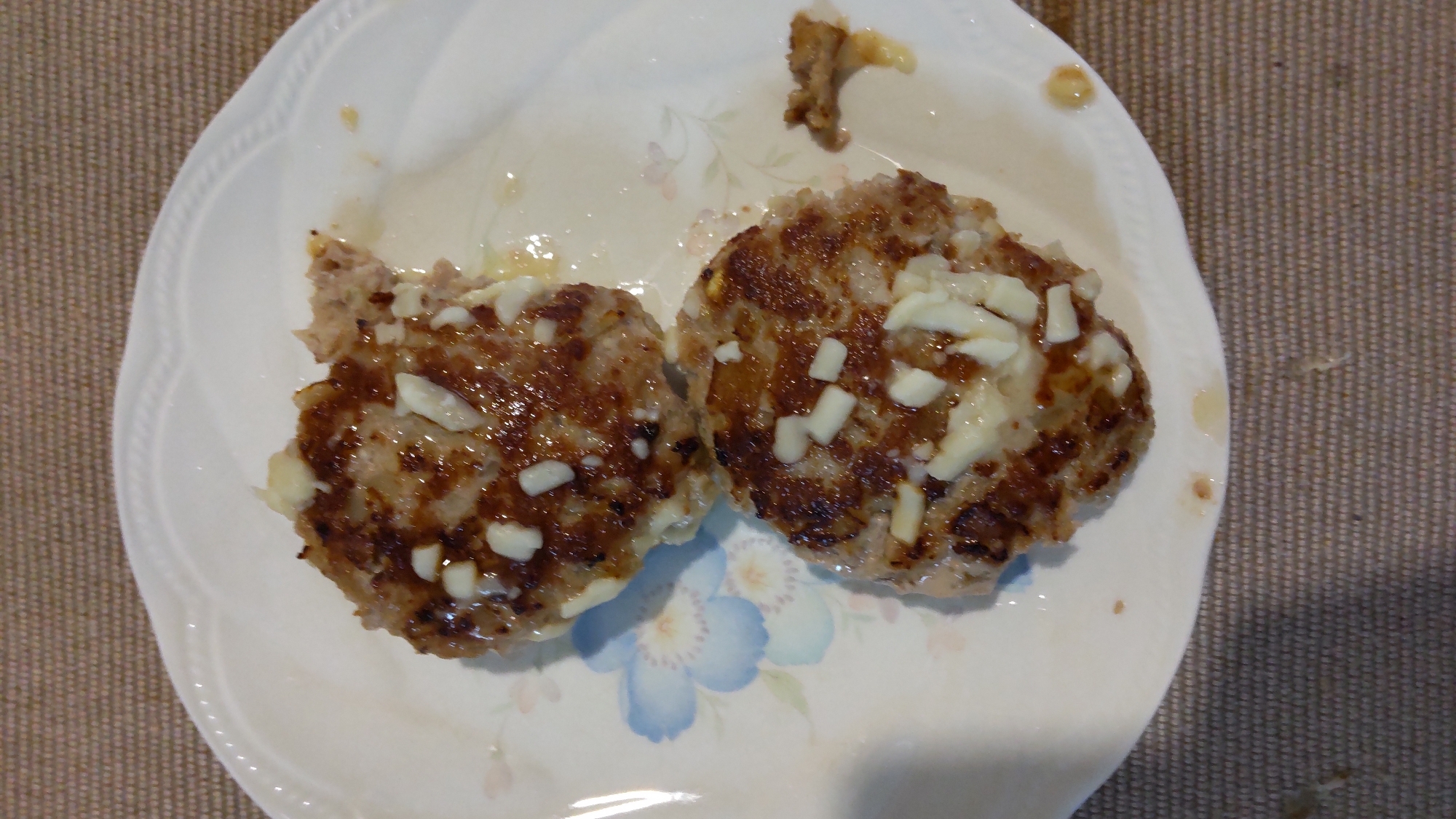 豚肉チーズハンバーグ