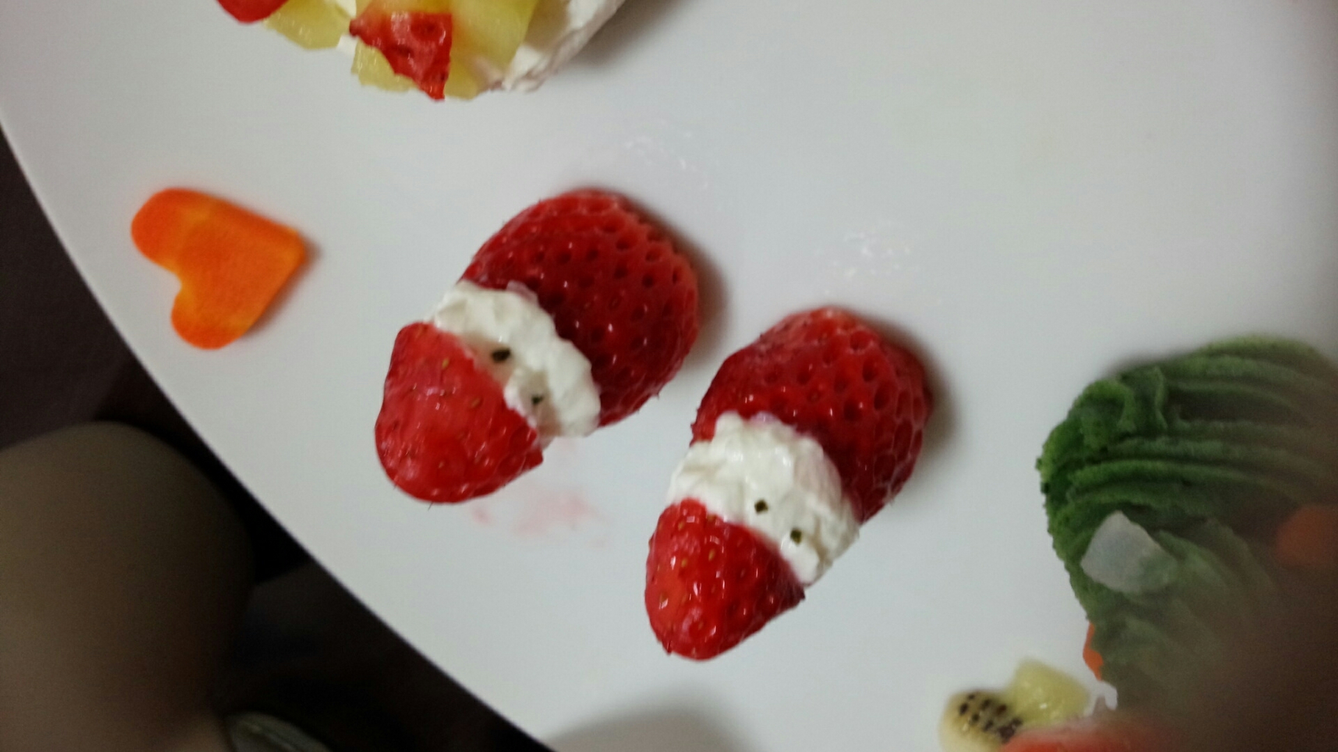 【クリスマス離乳食】イチゴサンタ