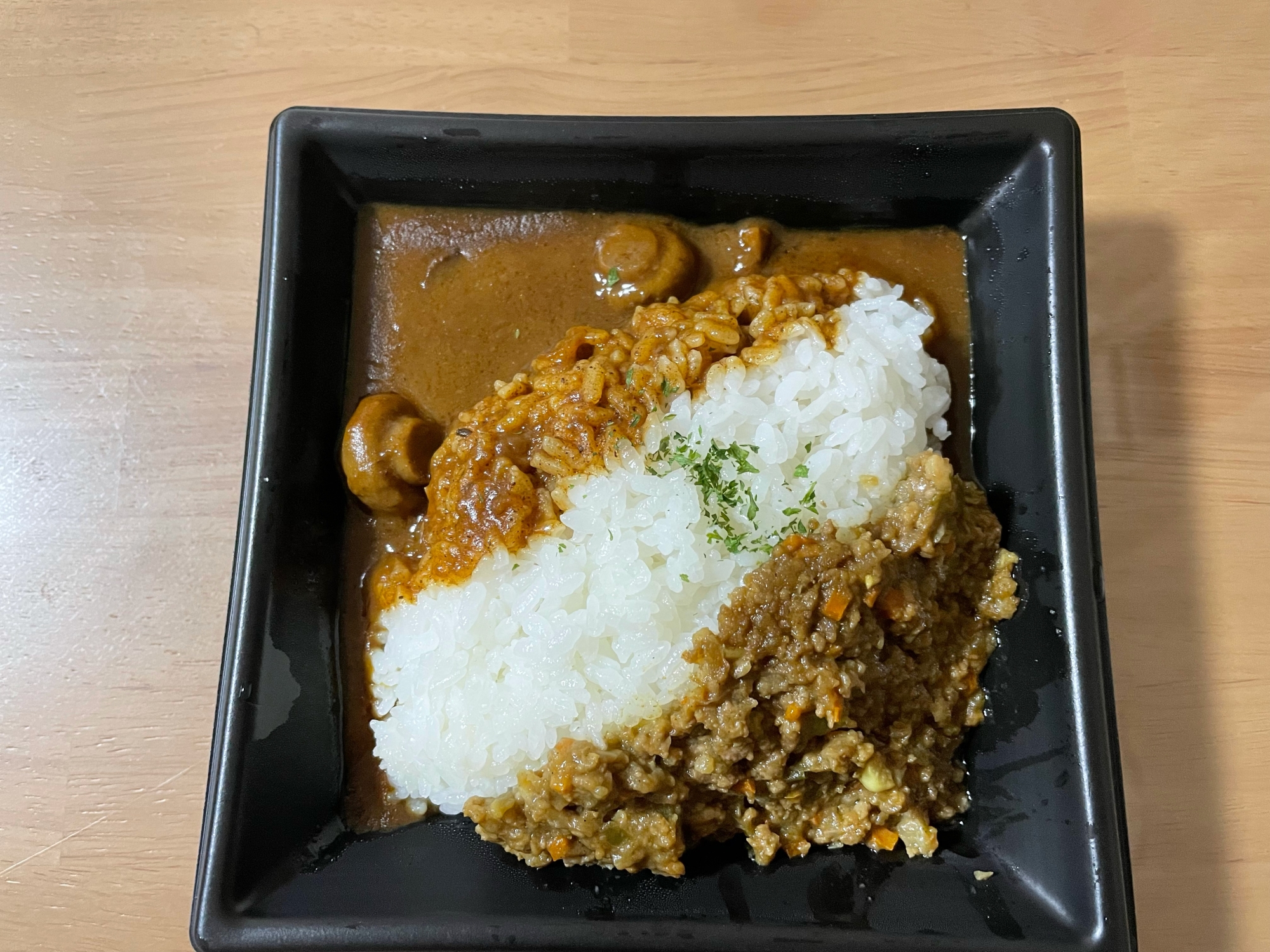 2種カレー＊スパークリングワインに合う！