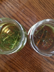 ローズマリービネガーとローズマリー蜂蜜 レシピ 作り方 By うみぼうず1961 楽天レシピ ローズマリービネガーとローズマリー蜂蜜 レシピ 作り方 By うみぼうず1961 楽天レシピ