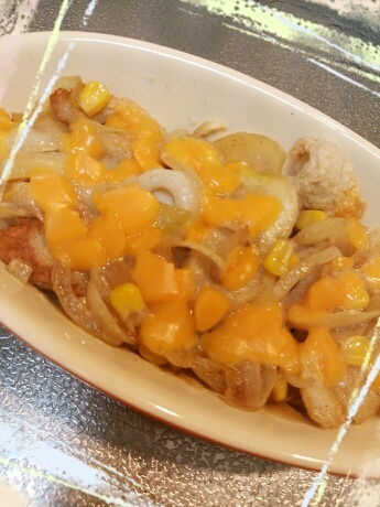 簡単すぎる竹輪と玉ねぎのチーズのせ