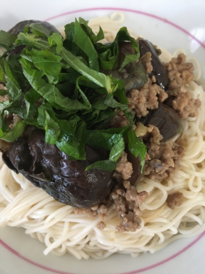 こんにちは。あっさり素麺とガッツリの茄子と肉でスタミナ満点。美味しかったです。御馳走様でした。