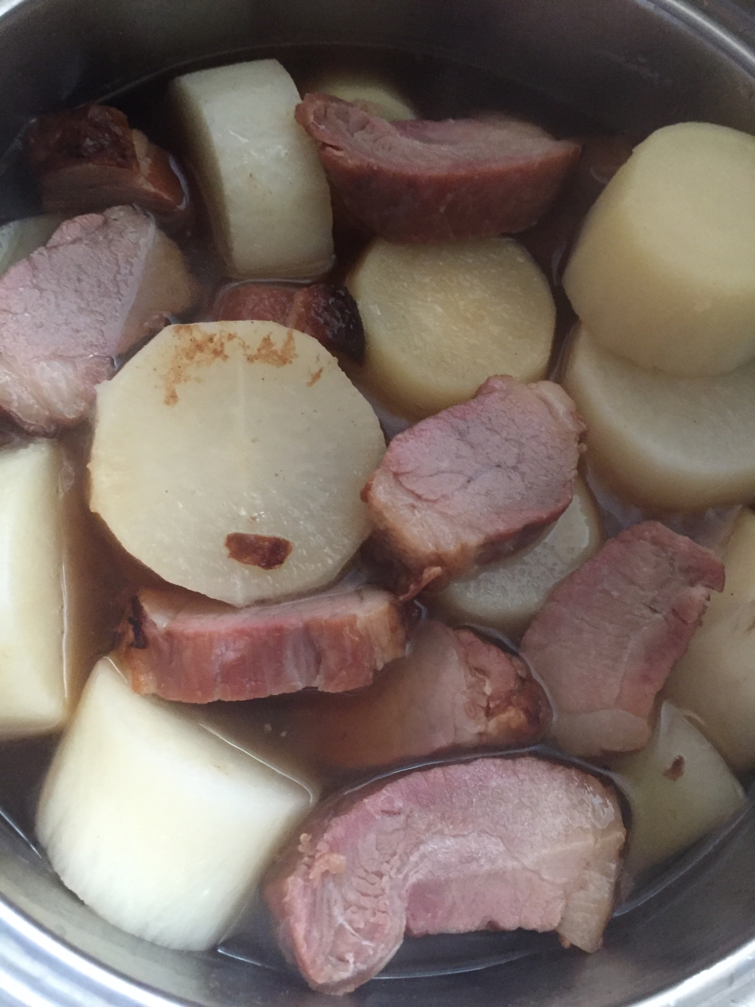 大根と焼き豚の煮物