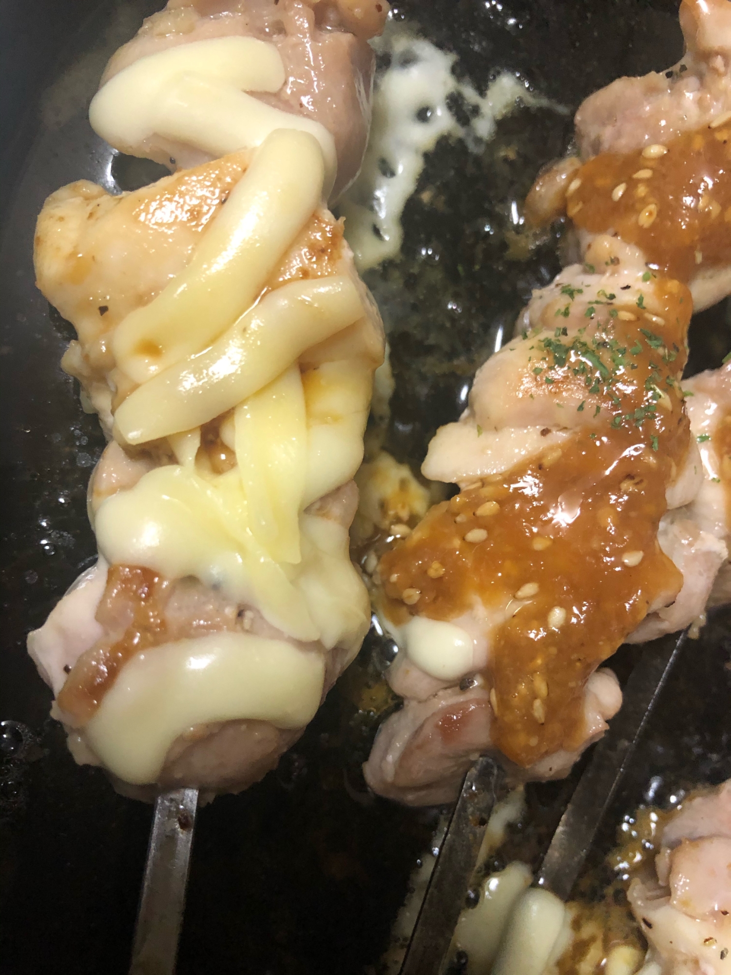 ごま味噌風味&チーズ醤油の焼き鳥串