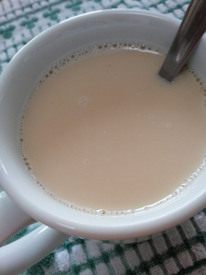 たんさん娘さん、こんにちは（＾。＾）台風がだんだん近づいてきてますね～(*_*)
麦茶の替わりにはったい粉を少しプラスしたきなこ牛乳でホッとくつろいでます＾＾♪