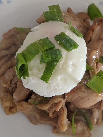 やわらか！鶏もも肉の照り煮丼 温泉卵添え