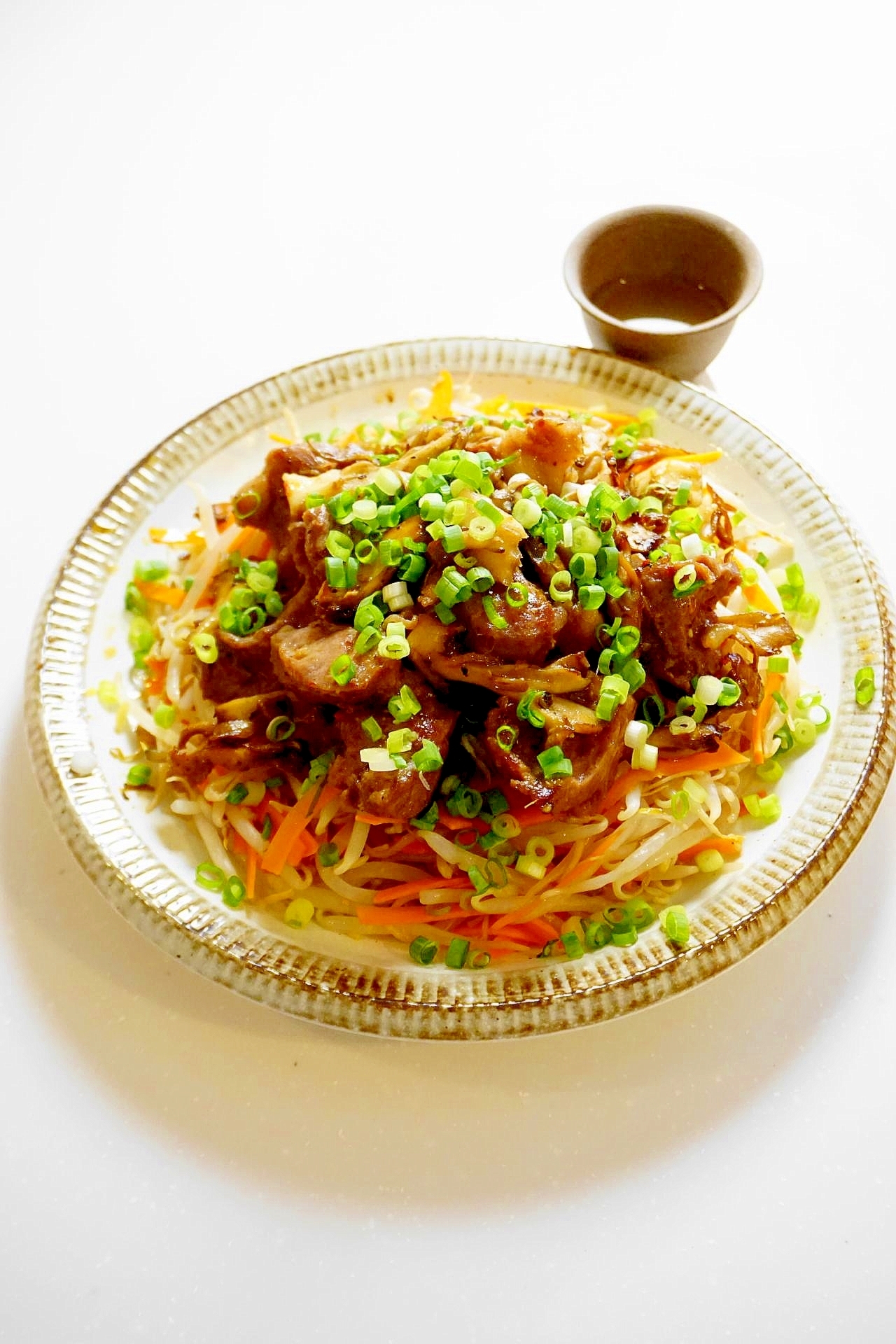 ご飯＆お酒がすすむ！豚カシラのスタミナ炒め