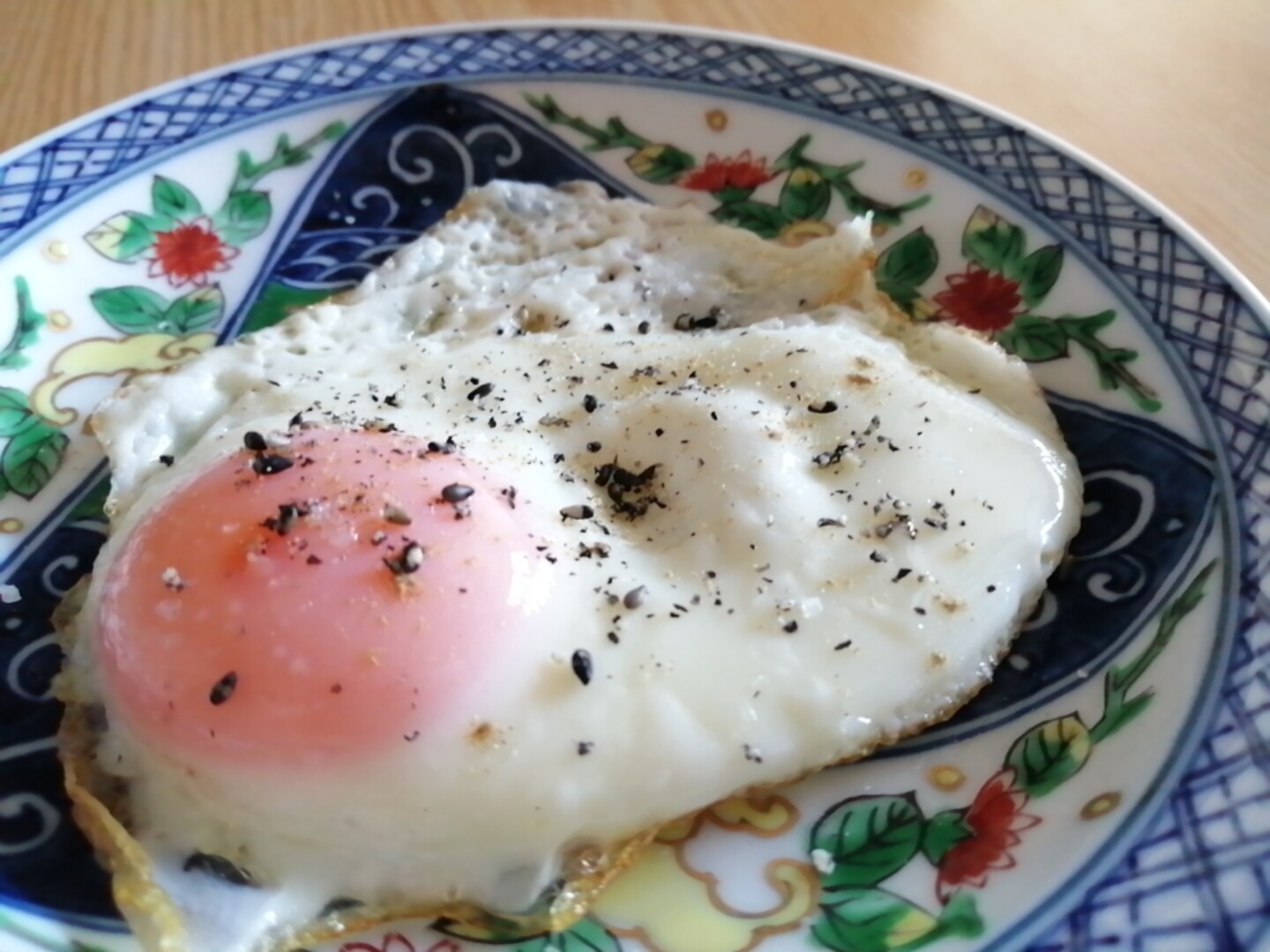 黒ごまの目玉焼き