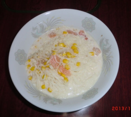 コーンとむき海老をプラスIN★豚骨ラーメンの味みたいですね♥コクのあるスープでとても美味しかったです！！ご馳走さまでした♪