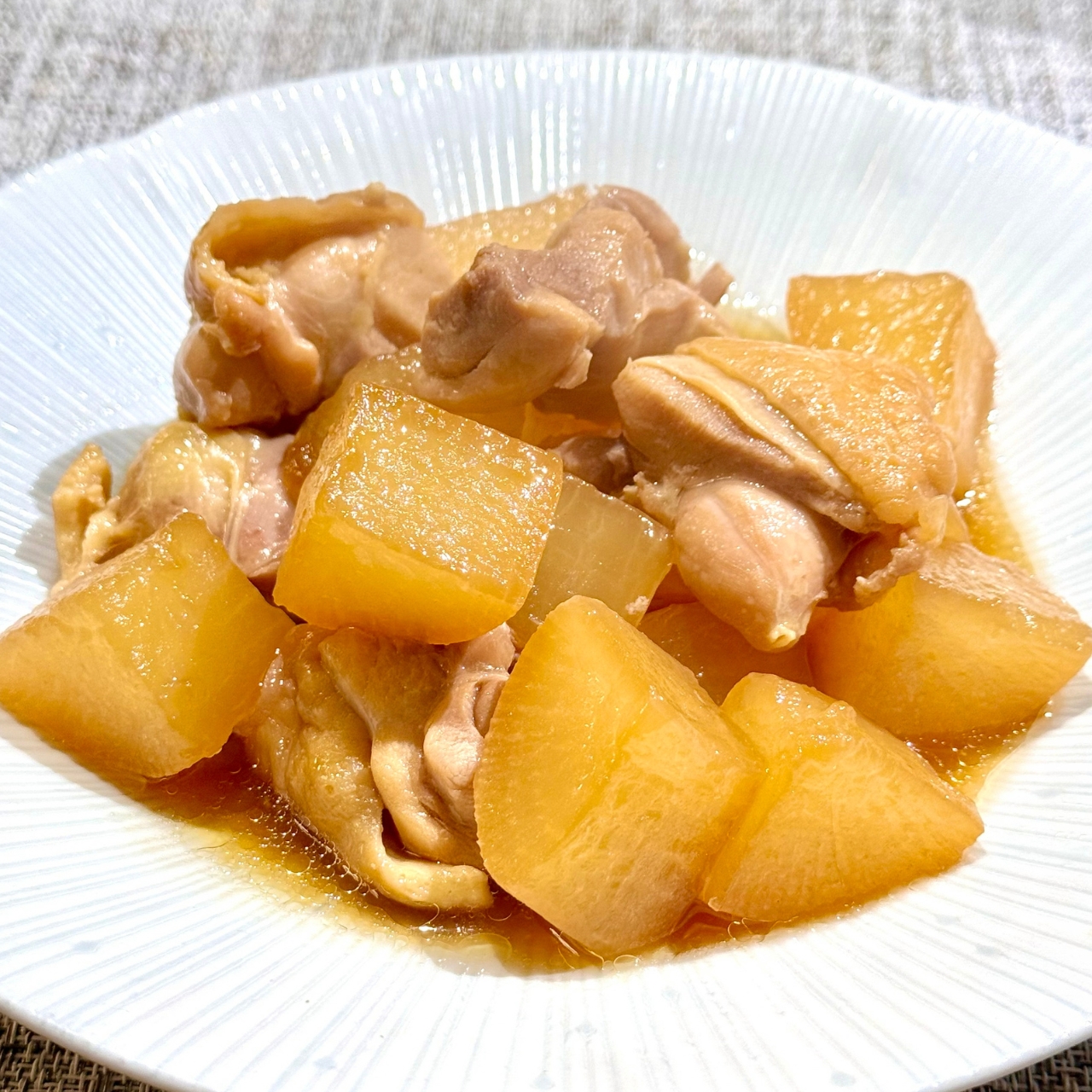 【紅焼蘿卜鶏】紅焼醤を使った大根と鶏肉の煮もの