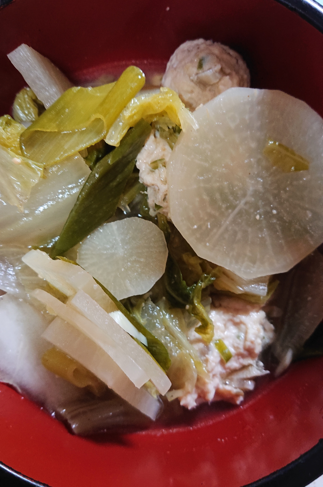 かぶの葉入り鶏団子と野菜の煮物