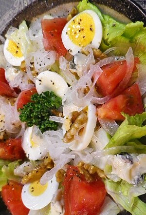 レンズ豆、クルミ、リンゴのブルーチーズサラダのレシピ