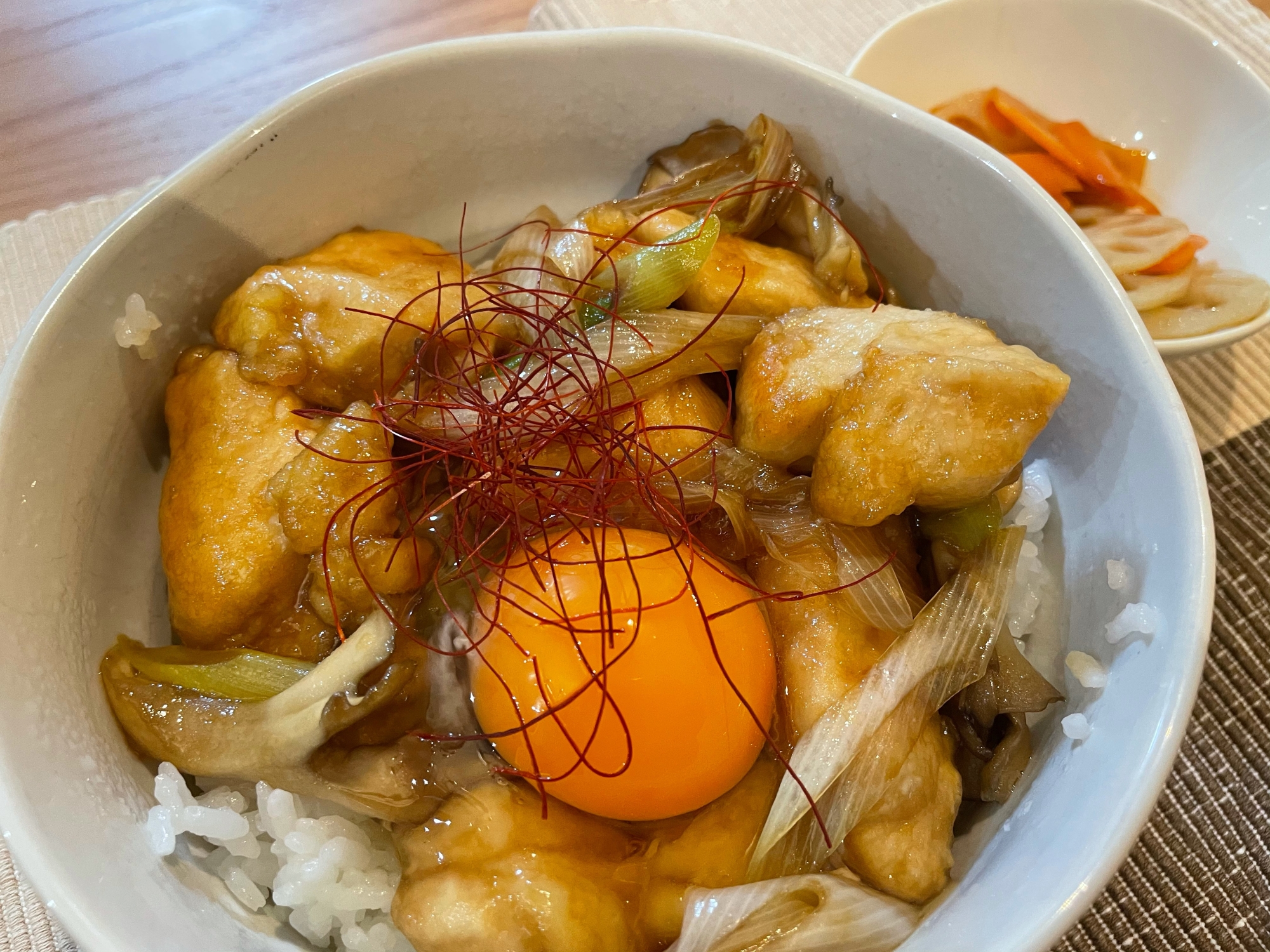 鶏むねしっとり山賊丼